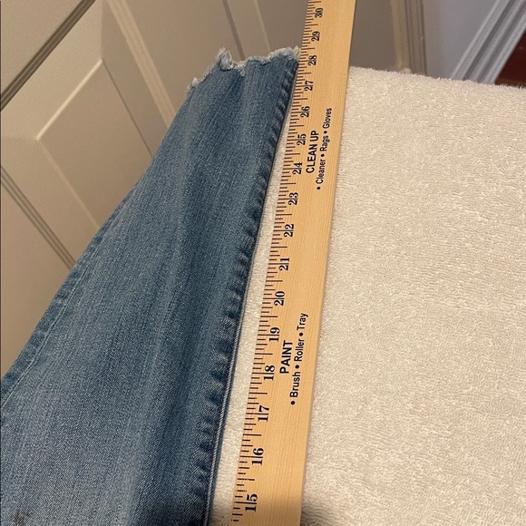 Madewell Distressed 9” High Rise Stretch Jean Raw Edge Waist 32” Inseam 28” - Picture 9 of 16